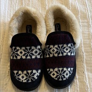Clarks women’s slippers size 9